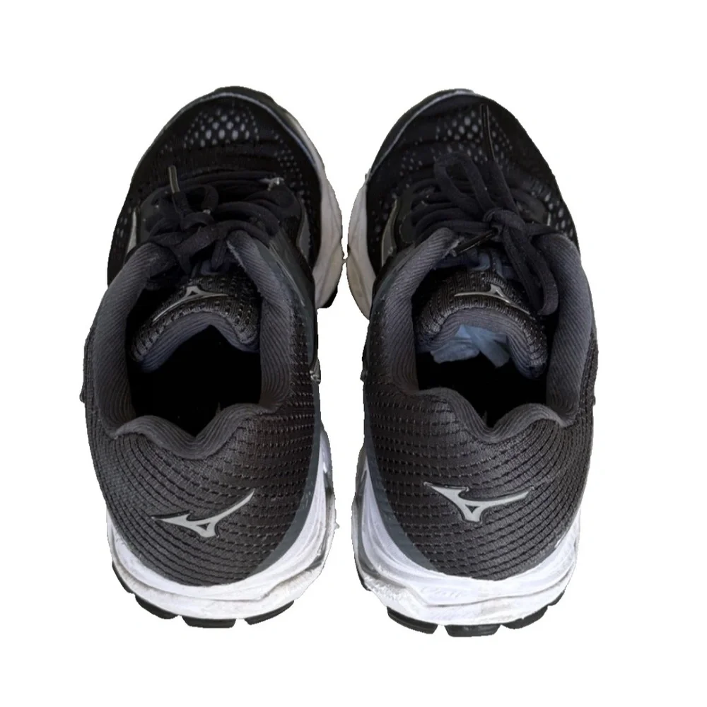 Mizuno Women's Wave‎ Inspire 15 Black Athletic Running Sneakers Shoes Size 7.5